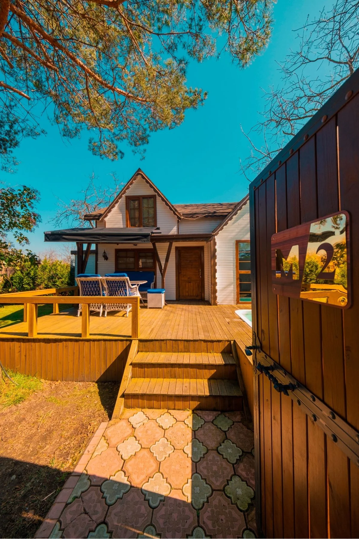 M2 - Pool Bungalow - Image 2