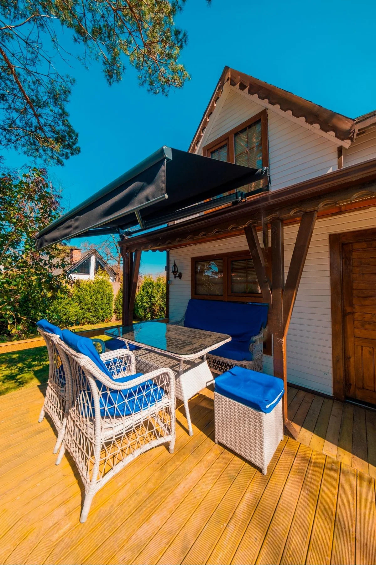 M2 - Pool Bungalow - Image 3