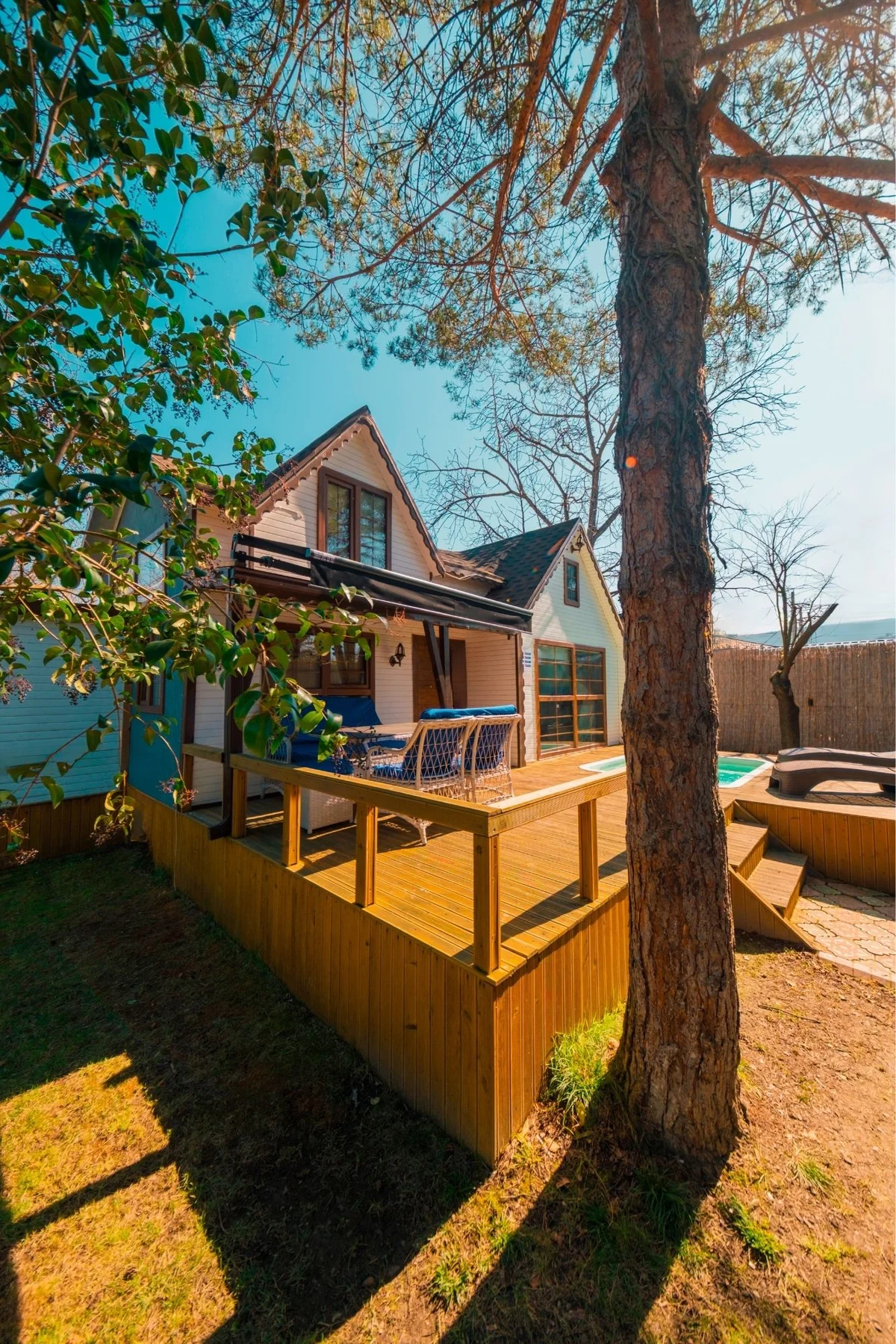 M2 - Pool Bungalow - Image 4