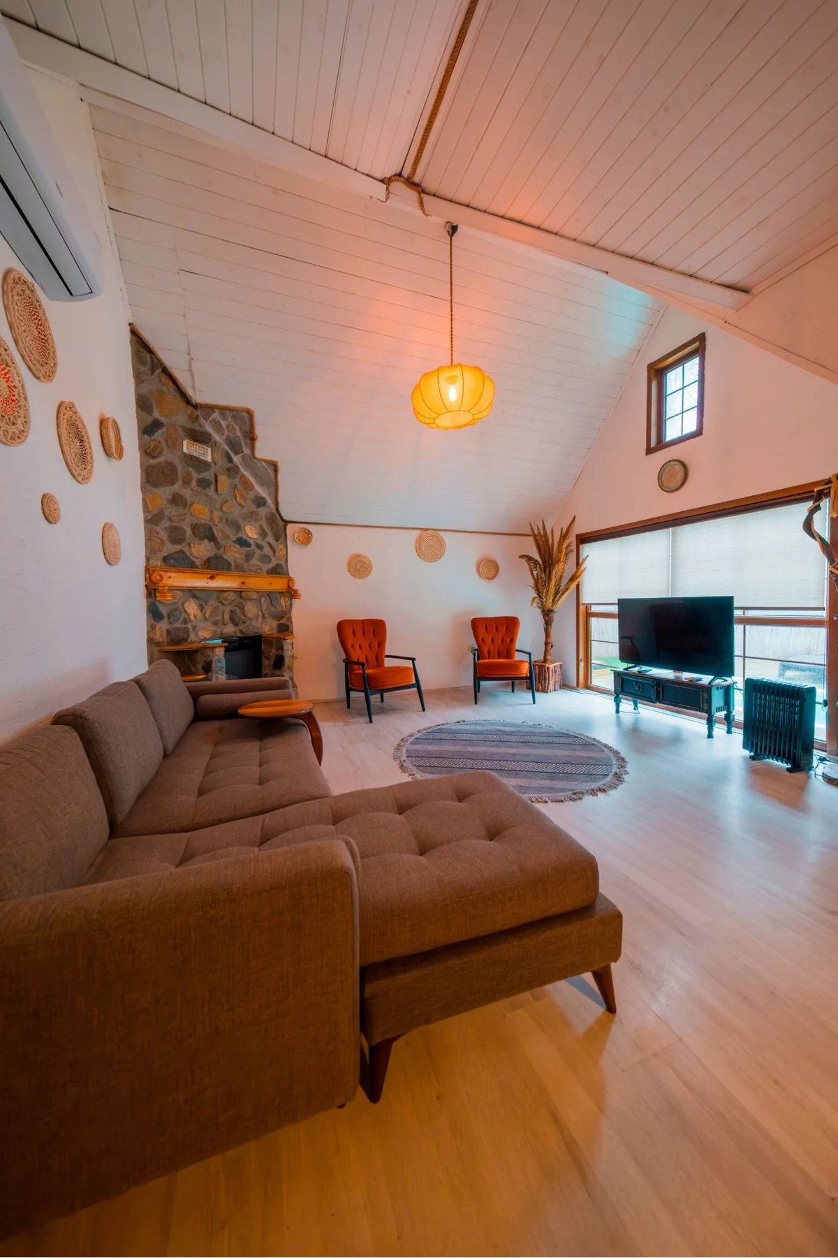 M2 - Pool Bungalow - Image 6