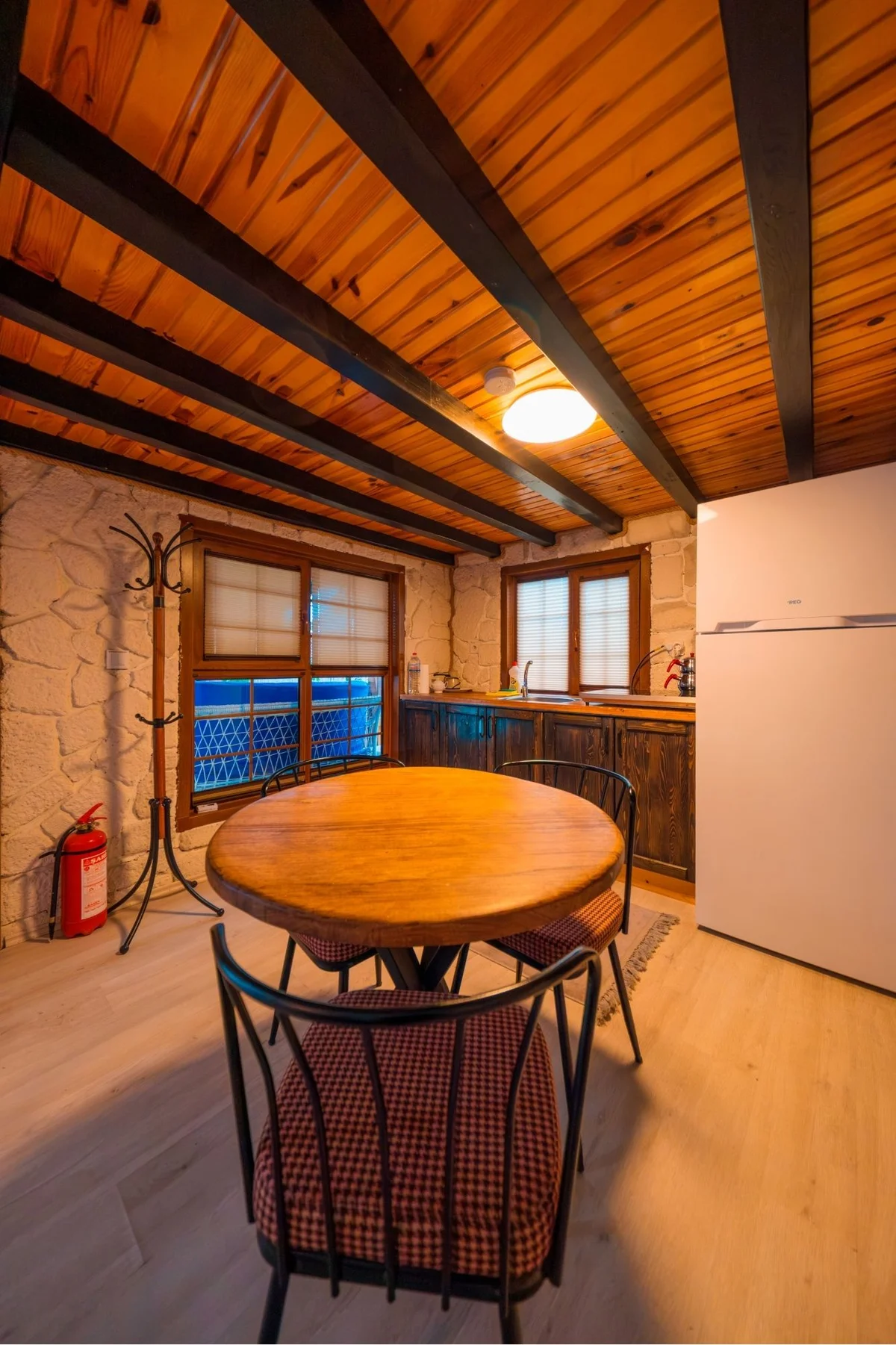 M2 - Pool Bungalow - Image 7