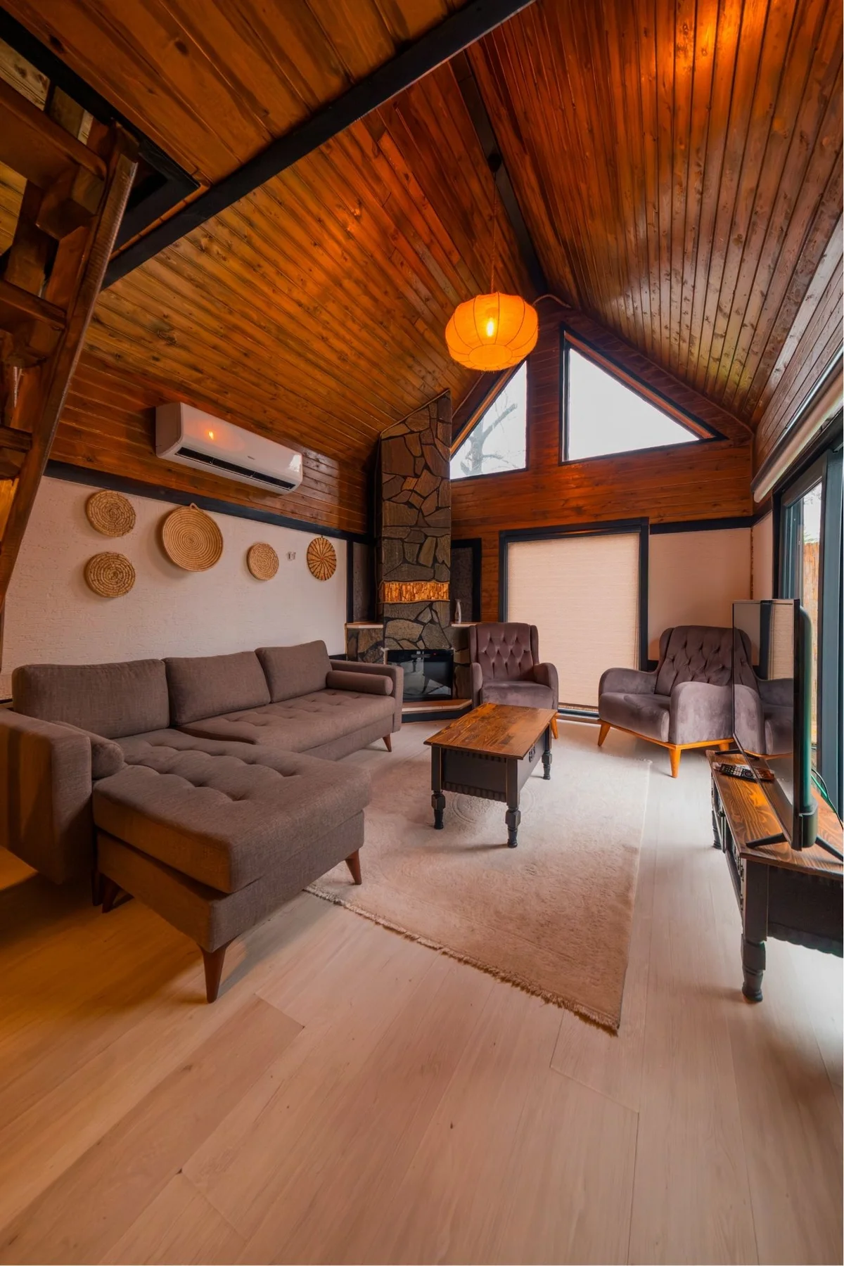 M3 - Pool Bungalow - Image 8