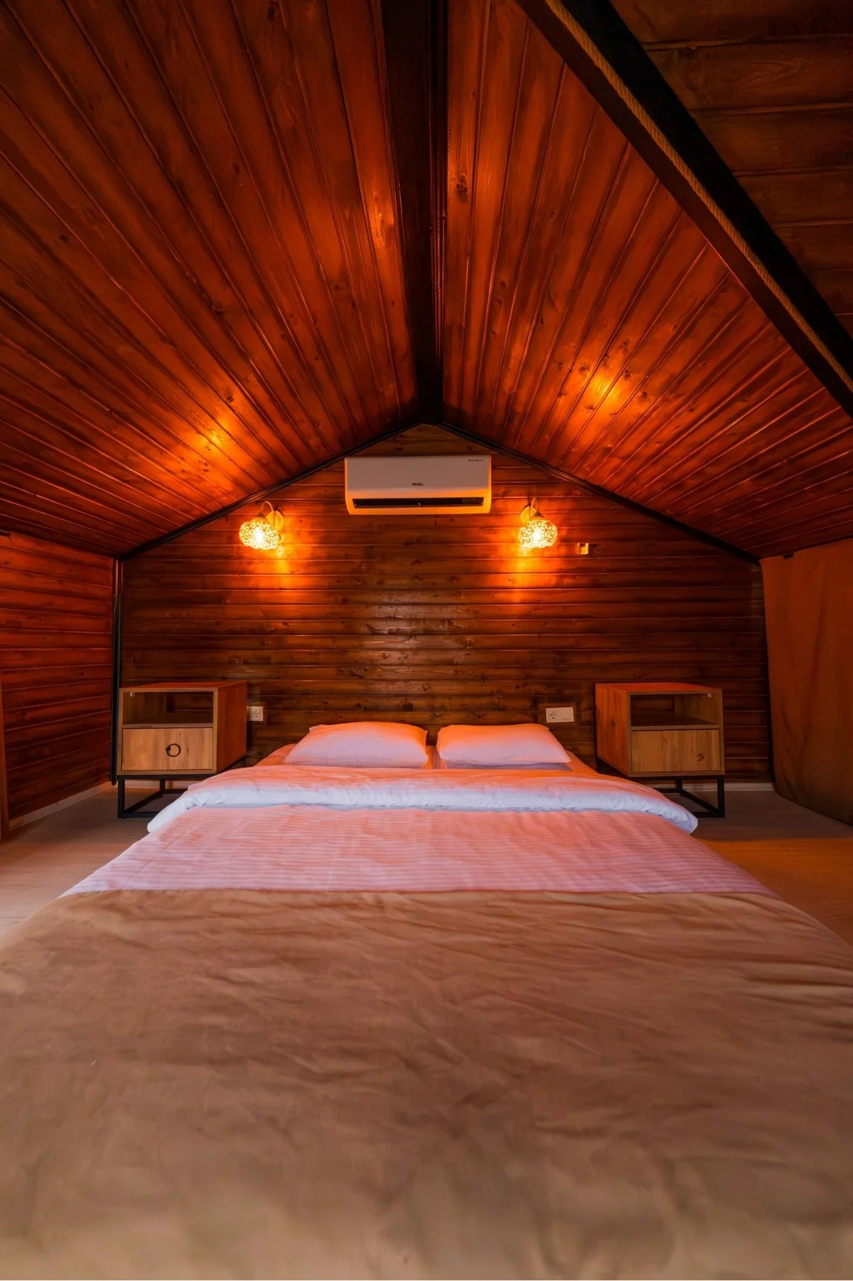 M3 - Pool Bungalow - Image 9
