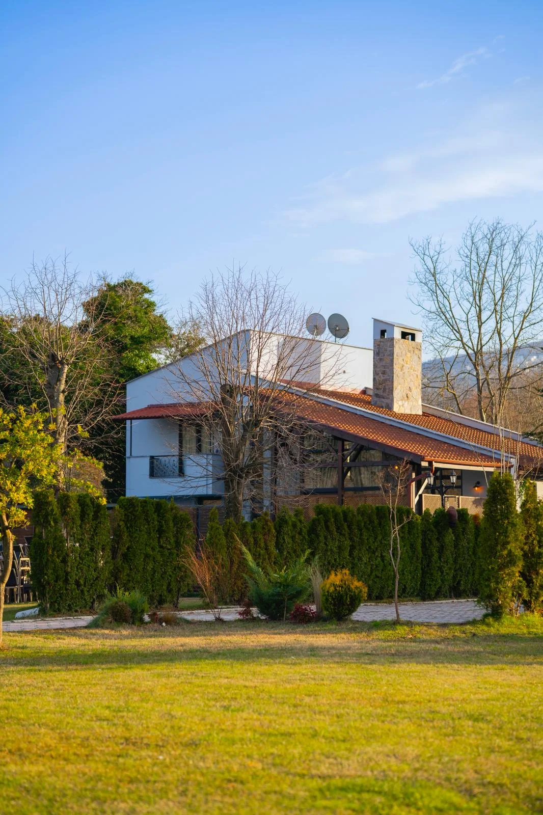 M4 Lake View Villa with pool
