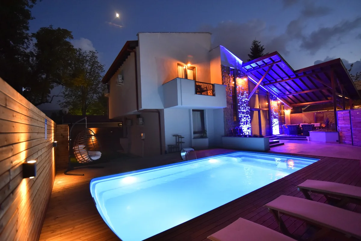 M4 - Lake View 4+1 Villa with Pool - Image 11