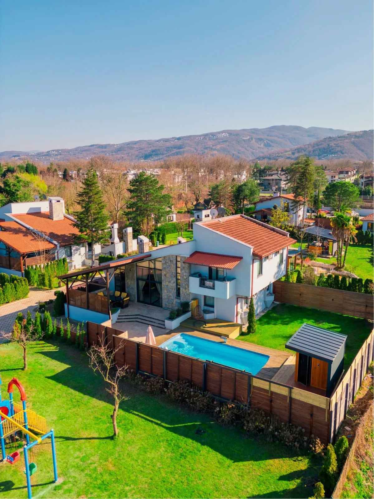 M5 - Lake View 4+1 Villa with Pool & Sauna - Image 1